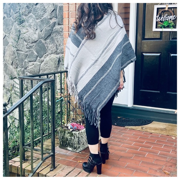 #17 Boho Fabulous Soft Knit Fringed Poncho Shawl - Picture 5 of 6